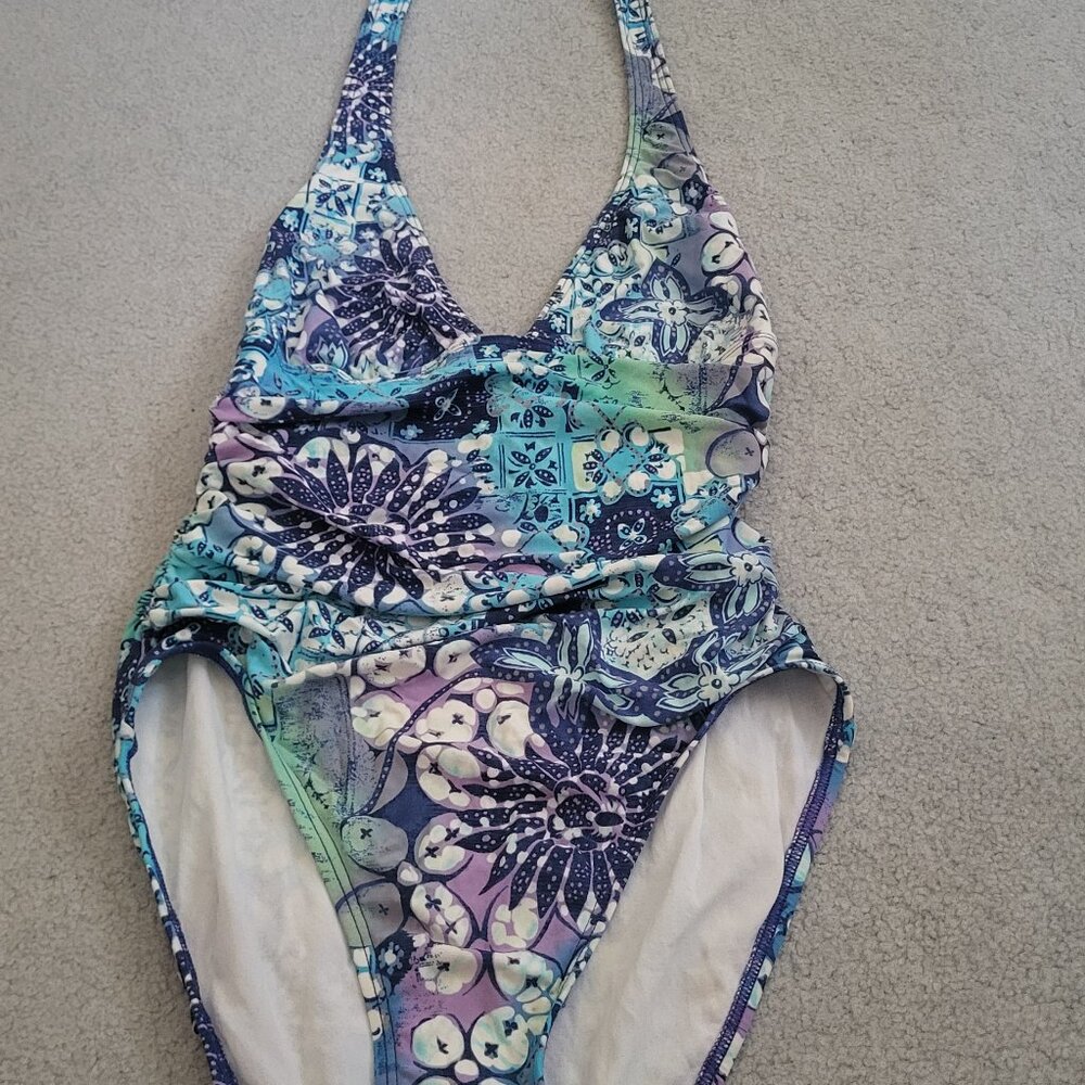 WOMAN"S DKNY ! PC BATHING Suit
